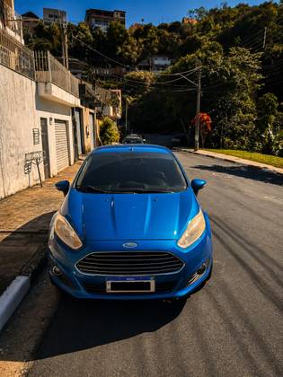 FORD FIESTA 1.6 TITANIUM HATCH 16V FLEX 4P POWERSHIFT FORD FIESTA 1.6 TITANIUM HATCH 16V FLEX 4P POWERSHIFT
